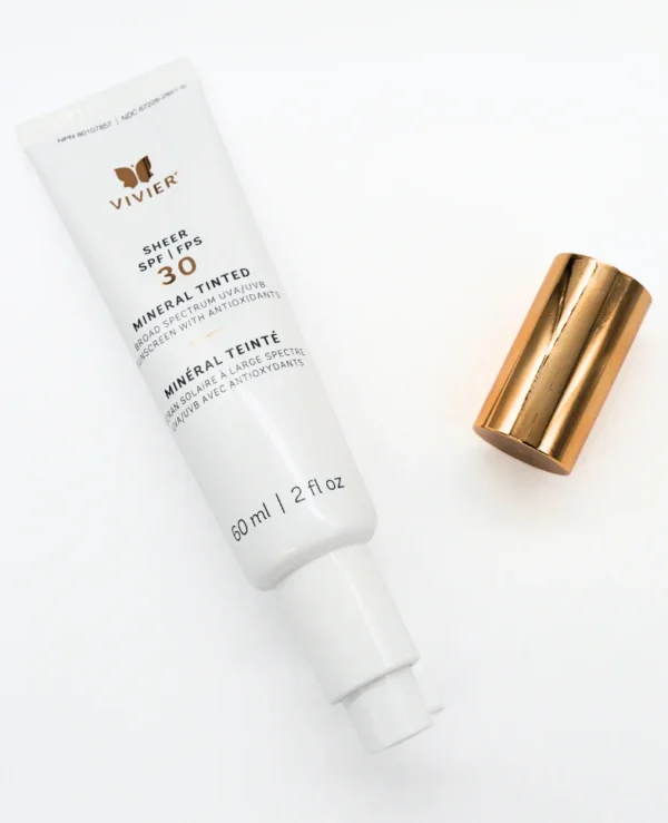 SHEER SPF 30 Mineral Tinted - Image 2