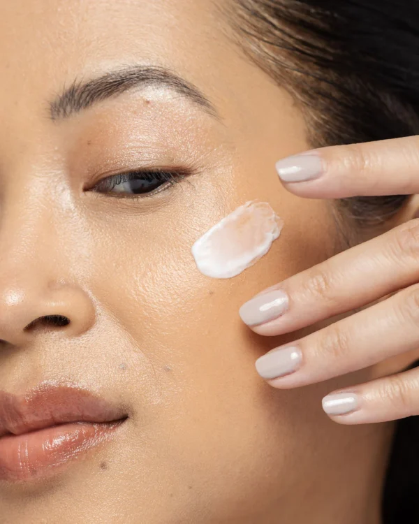 Daily Age-Defying Moisturizer - Image 4