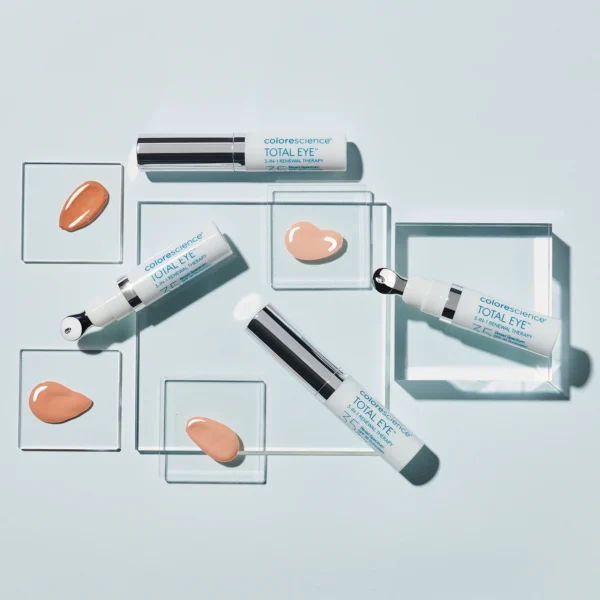 Total Eye® 3-in-1 Renewal Therapy SPF 35 - Image 2